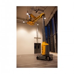 STAR 10 – kompakt elektrisk personløfter med jib for økt rekkevidde