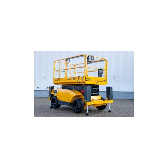 Haulotte COMPACT 12 DX ubemannet, med lav plattform, som illustrerer hvordan sakseliften ser ut når den er kompakt