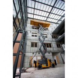 HS15 E PRO – helelektrisk grovterreng sakselift med PRO-ytelse