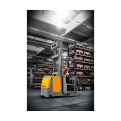 Høytløftende plukktruck EKS 2 | Jungheinrich