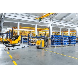 trekktruck med hyllevogn