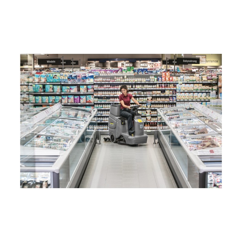 Sitte-på gulvvaskemaskin fra Kärcher, i dagligvarebutikk