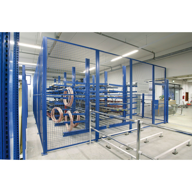 Meta Multistrong Grenreol, referanse bilde med gjerde rundt.