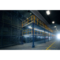 Mesanin, kunde referanse, på lageret